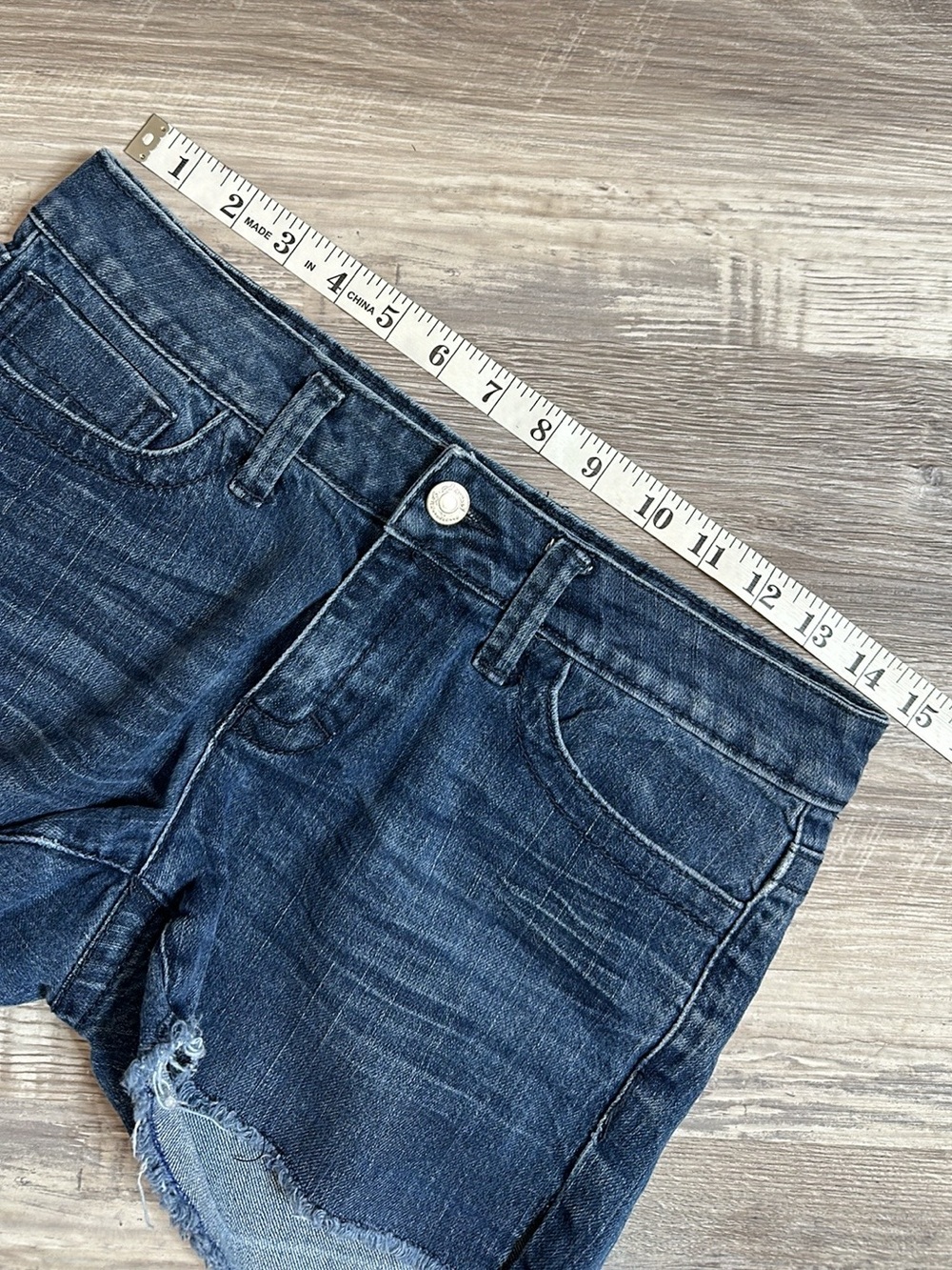 Seven7 Premium Denim Raw Hem Jean Shorts Size 29 Medium Wash (WA-1561) - Picture 7 of 7